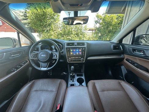 Used 2019 Subaru Outback 2.5i Touring w/ Popular Package #3A AWD/4WD image 9