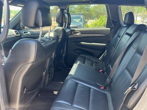 Used 2016 Jeep Grand Cherokee Limited RWD image 9