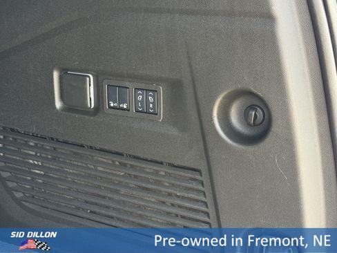 Certified 2025 Chevrolet Suburban High Country AWD/4WD image 6