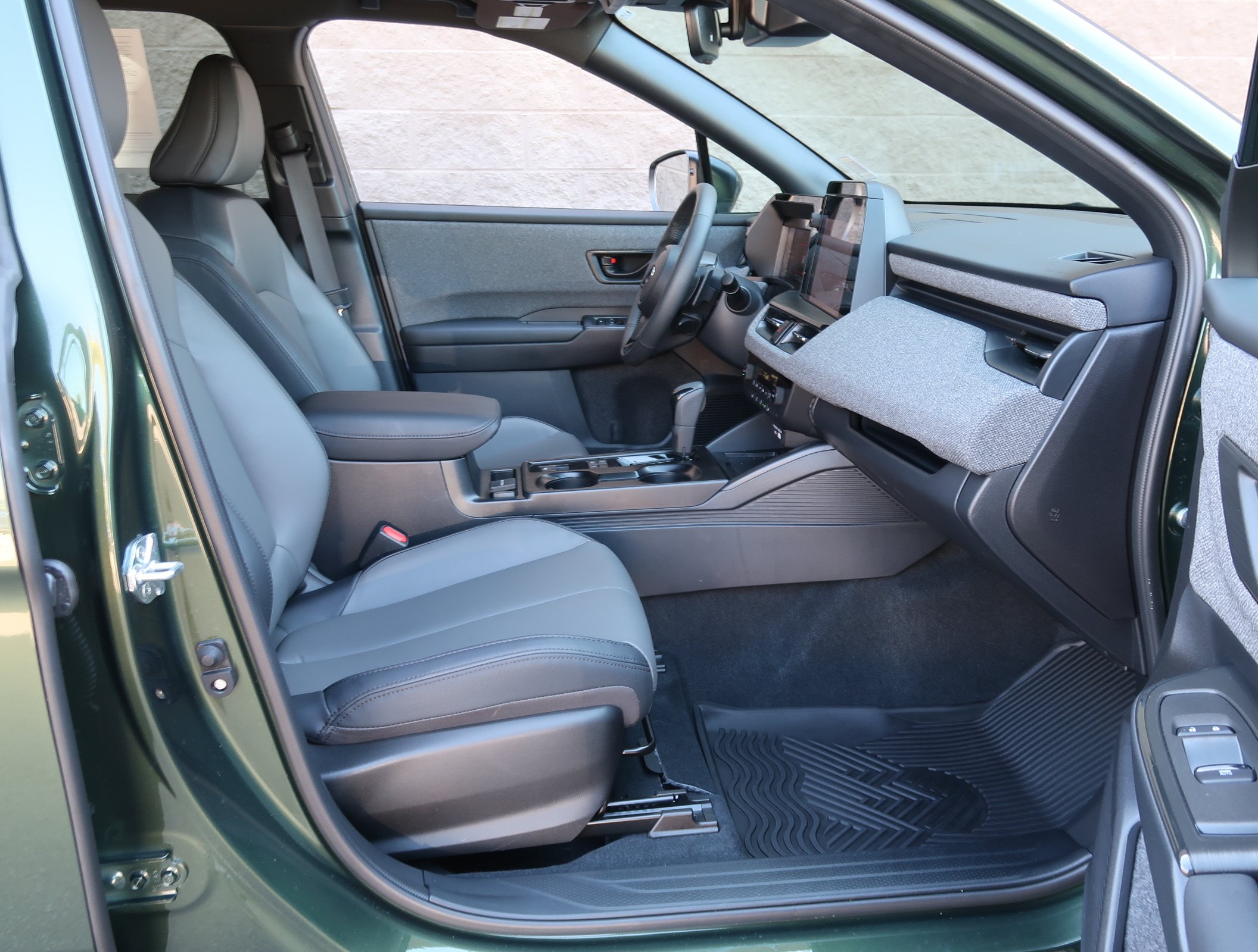 Certified 2026 Subaru Outback Premium w/ Premium/Limited Package AWD/4WD image 38