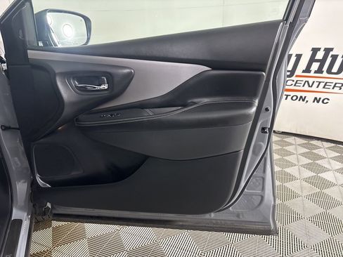 Used 2024 Nissan Murano SL image 32