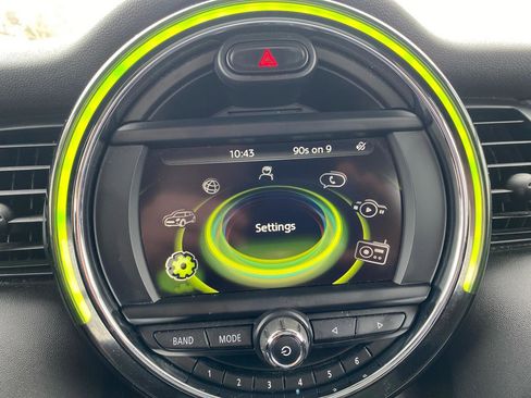 Used 2018 MINI Cooper 2-Door Hardtop image 11