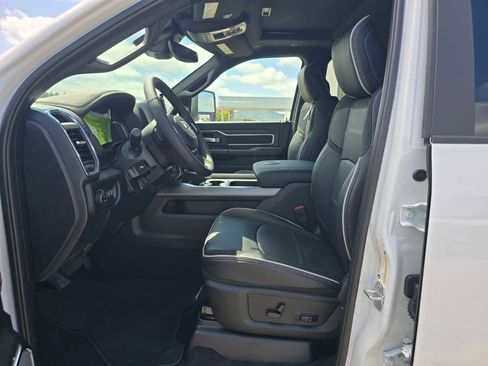 New 2026 RAM 2500 Laramie AWD/4WD image 9