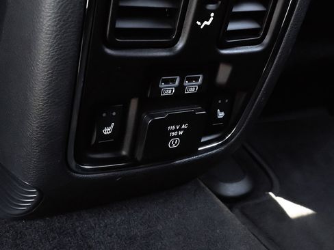 Used 2018 Jeep Grand Cherokee Limited AWD/4WD image 12