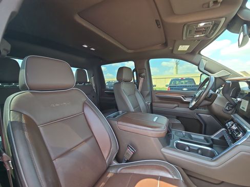 Used 2025 GMC Sierra 3500 Denali AWD/4WD image 29