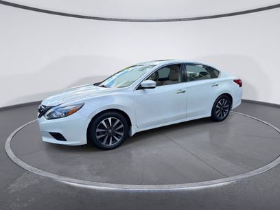 Used 2017 Nissan Altima 2.5 SL w/ Technology Package