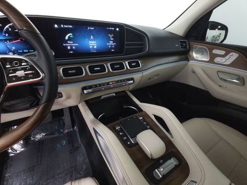 Used 2023 Mercedes-Benz GLS 450 4MATIC image 15