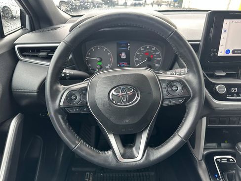 Used 2024 Toyota Corolla Cross AWD Hybrid image 17