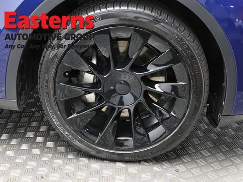 Used 2023 Tesla Model Y Long Range AWD/4WD image 25