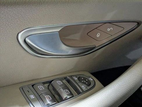 Used 2018 Mercedes-Benz E 300 image 11