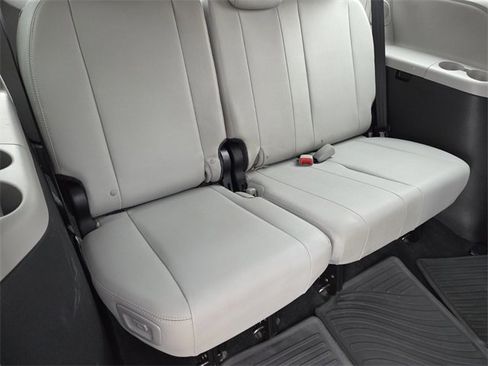 Used 2017 Toyota Sienna Limited Premium w/ Advanced Technology Package image 15