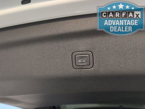 Used 2025 Chevrolet Tahoe High Country image 13