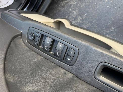 Used 2009 Dodge Journey SXT image 6