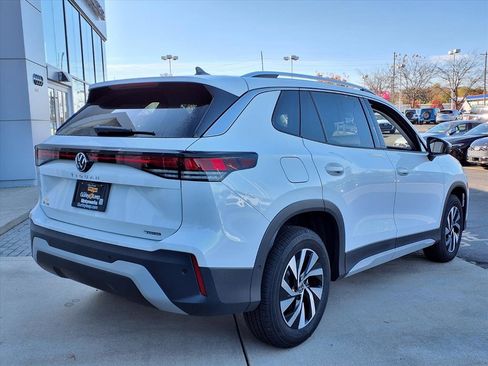 New 2025 Volkswagen Tiguan S image 9