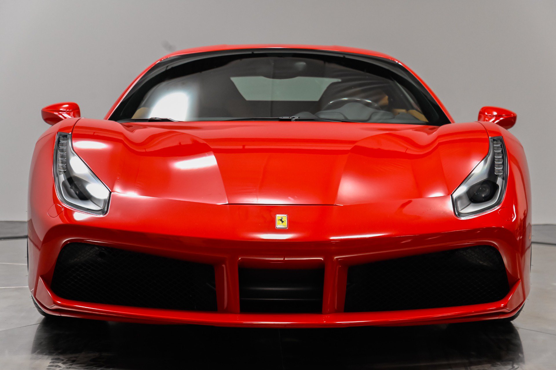 Used 2018 Ferrari 488 GTB RWD image 16