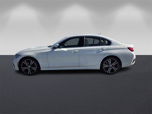 Certified 2022 BMW 330i Sedan w/ Driving Assistance Package image 7