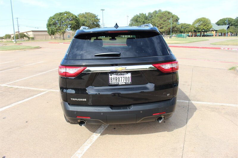 Used 2018 Chevrolet Traverse LT FWD image 4