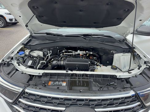 Certified 2023 Ford Explorer XLT w/ Equipment Group 202A RWD image 35