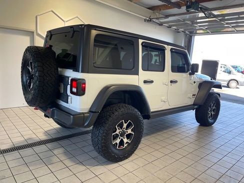 Used 2021 Jeep Wrangler Unlimited Rubicon AWD/4WD image 2