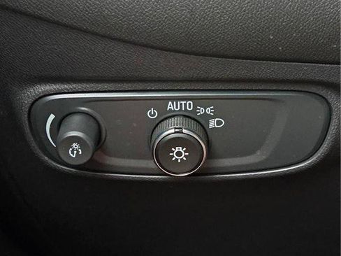 Used 2024 Chevrolet Equinox LT FWD image 29