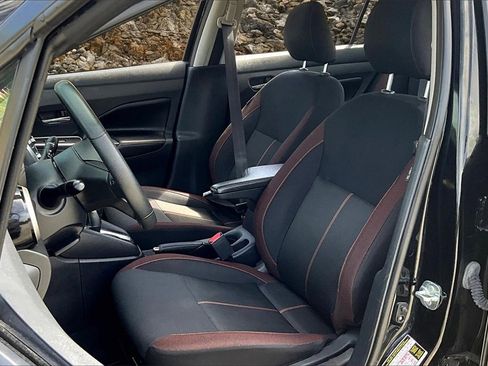 Used 2021 Nissan Versa SR image 24