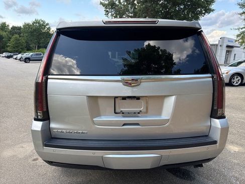 Used 2018 Cadillac Escalade Platinum AWD/4WD image 6