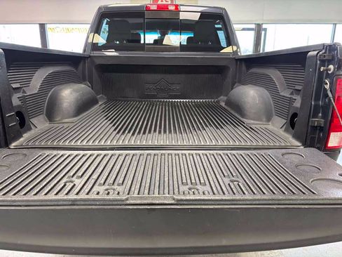 Used 2018 RAM 1500 Classic SLT AWD/4WD image 13