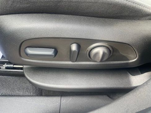 Used 2024 Chevrolet Equinox LT image 15