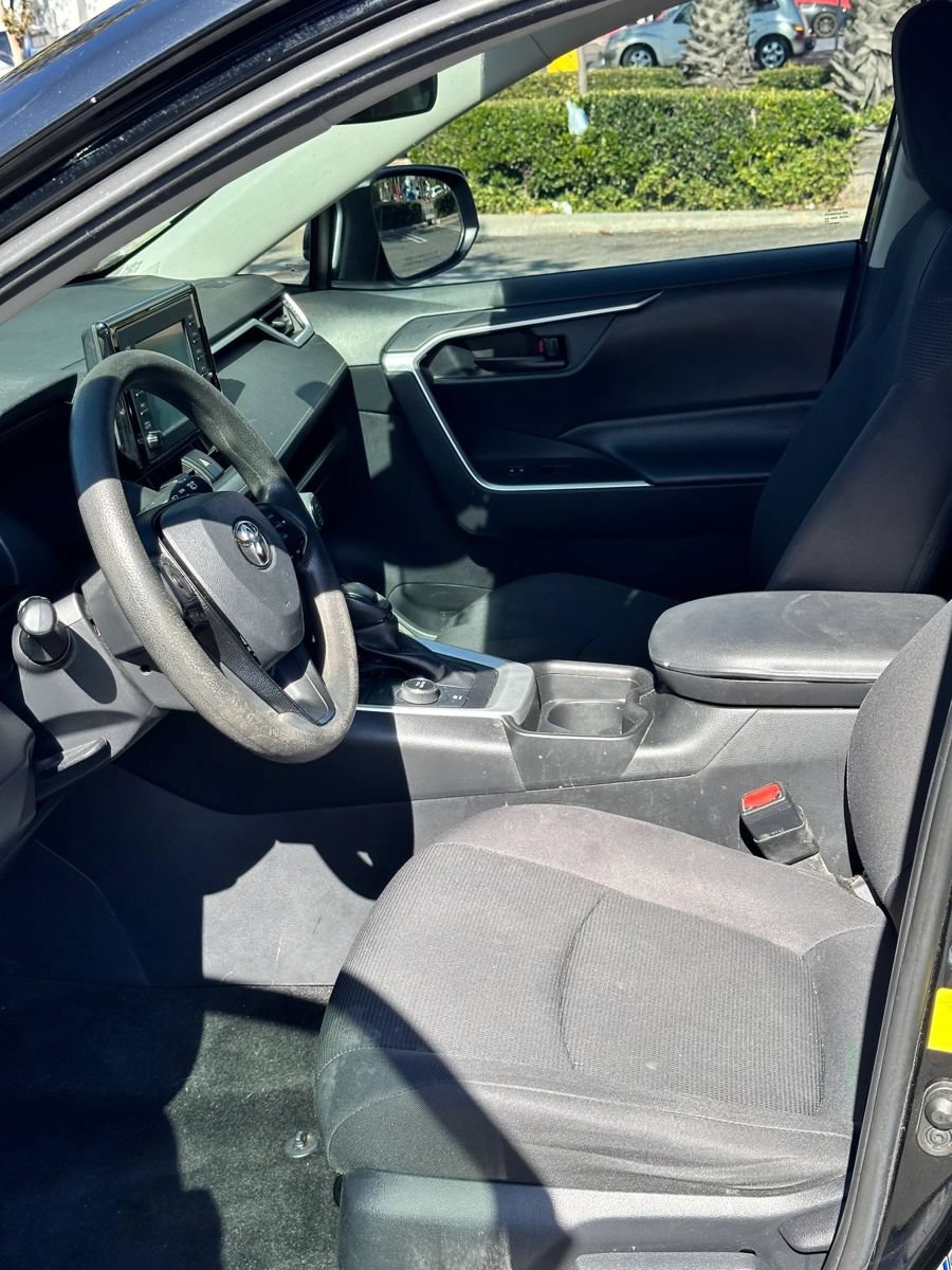 Used 2019 Toyota RAV4 LE w/ Carpet Mat Package AWD/4WD image 3