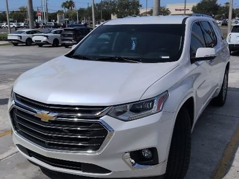 Used 2021 Chevrolet Traverse Premier FWD image 1
