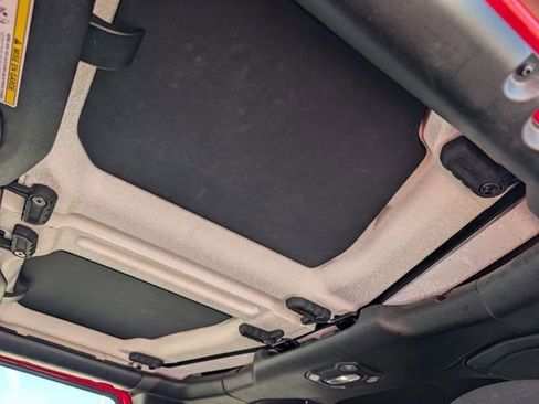 Used 2018 Jeep Wrangler Unlimited Sport S image 13