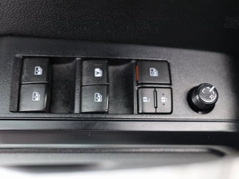 Used 2022 Toyota Tacoma SR image 12