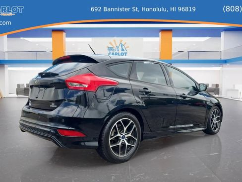 Used 2016 Ford Focus SE w/ SE Sport Package FWD image 5