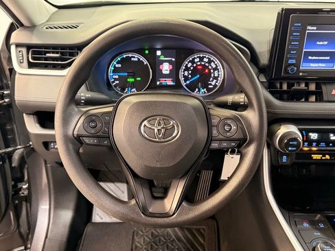 Used 2022 Toyota RAV4 LE image 20