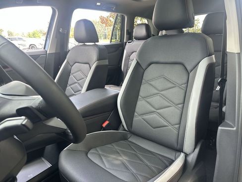 New 2025 Volkswagen Atlas Peak Edition SE image 11
