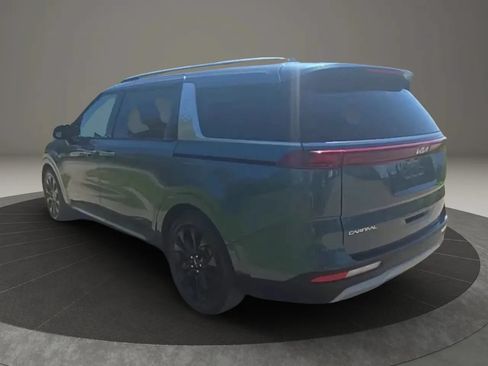 Used 2023 Kia Carnival SX FWD image 4