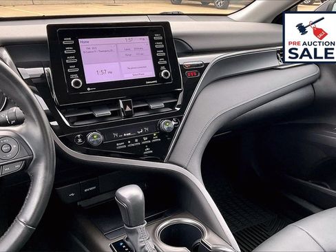 Used 2023 Toyota Camry SE image 6