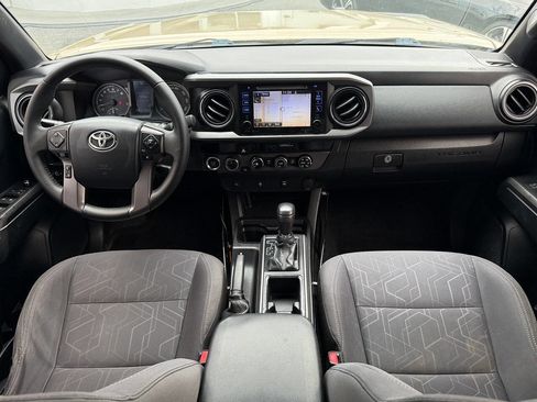 Used 2016 Toyota Tacoma TRD Off-Road w/ Towing Package image 20