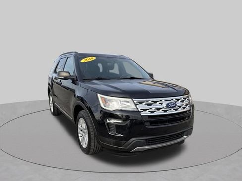 Used 2019 Ford Explorer XLT w/ Equipment Group 201A AWD/4WD image 8