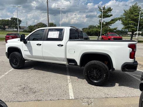 Used 2024 Chevrolet Silverado 2500 ZR2 w/ Technology Package AWD/4WD image 20