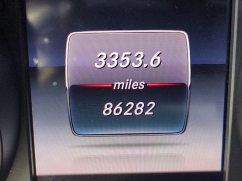 Used 2018 Mercedes-Benz GLC 300 image 33