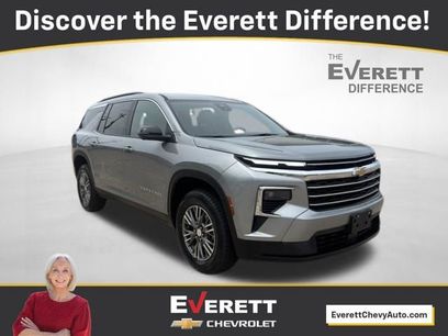 Used 2024 Chevrolet Traverse LT