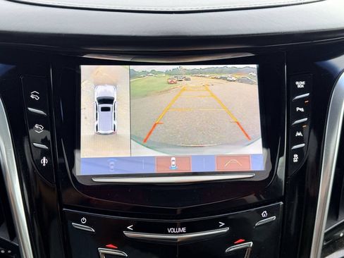 Used 2019 Cadillac Escalade Platinum RWD image 15