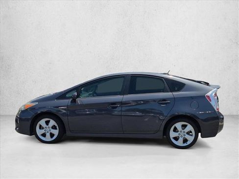 Used 2013 Toyota Prius Five w/ Appearance Pkg FWD image 9