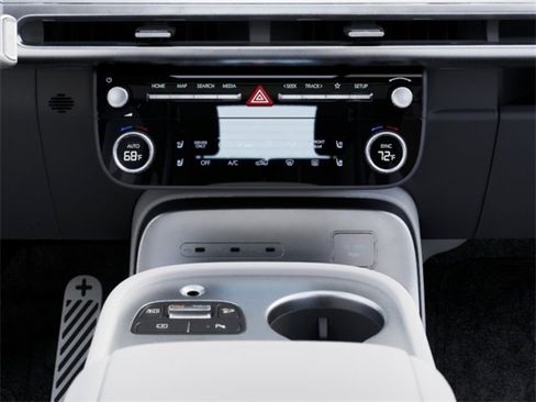 New 2026 Hyundai Ioniq 9 Calligraphy image 16