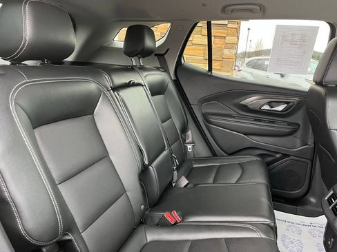 Used 2024 GMC Terrain SLT AWD/4WD image 30