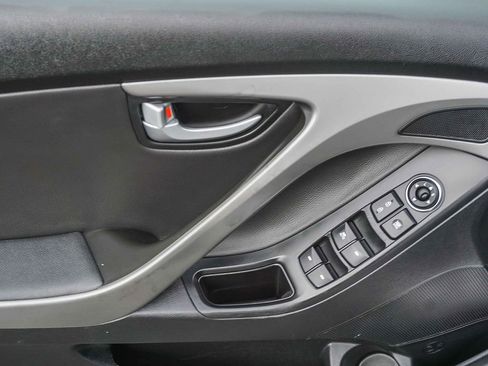 Used 2014 Hyundai Elantra Limited FWD image 19