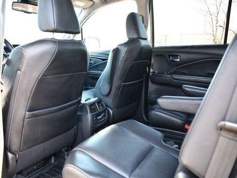 Used 2018 Honda Pilot Elite image 16