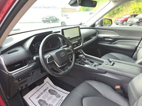Used 2024 Toyota Grand Highlander XLE image 12