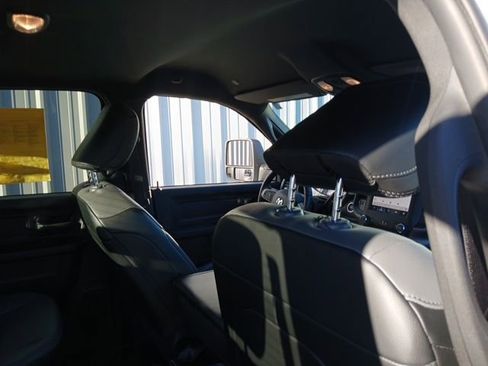 Used 2024 RAM 2500 Tradesman w/ Chrome Appearance Group image 18